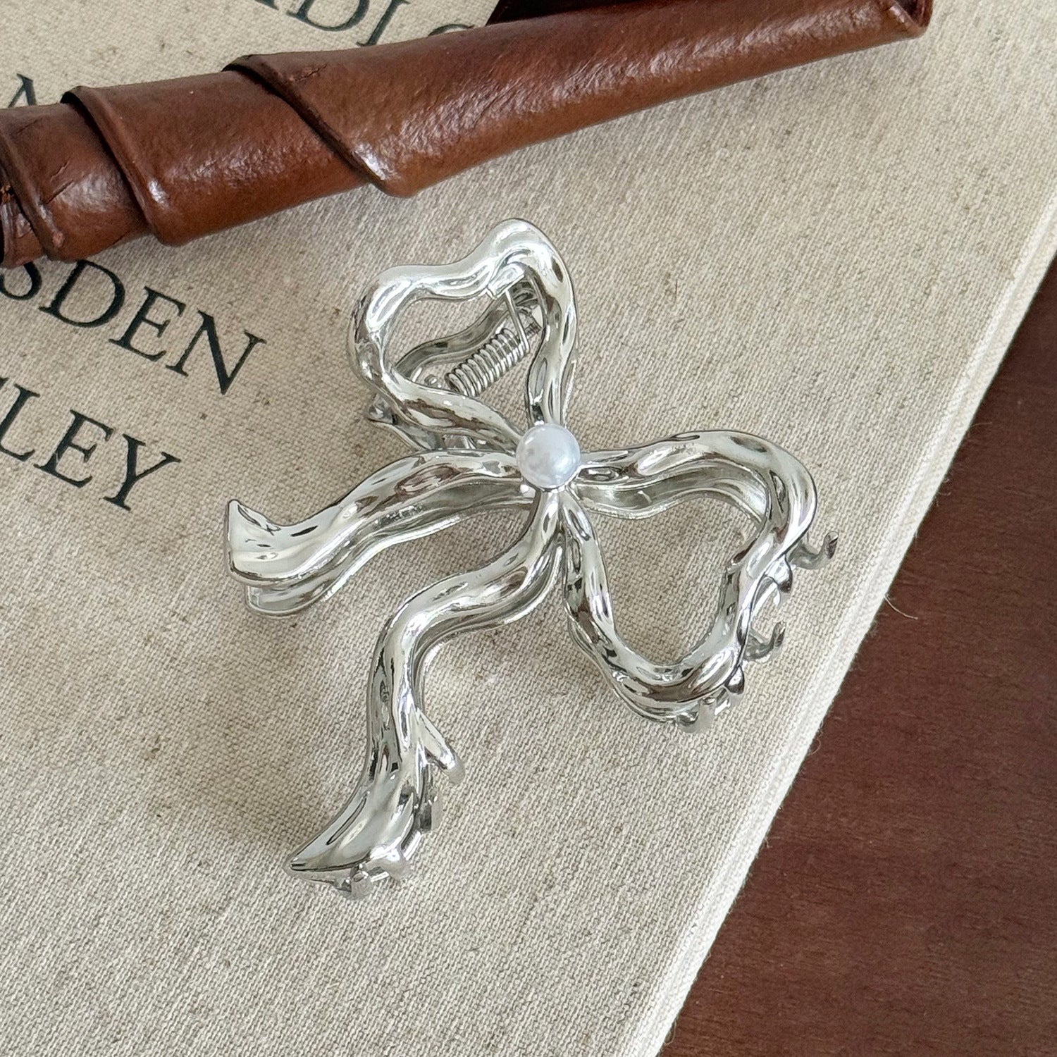 Alloy ribbon butterfly clip can grab large hair shark clip back of the head high-end metal hairpin hair accessories