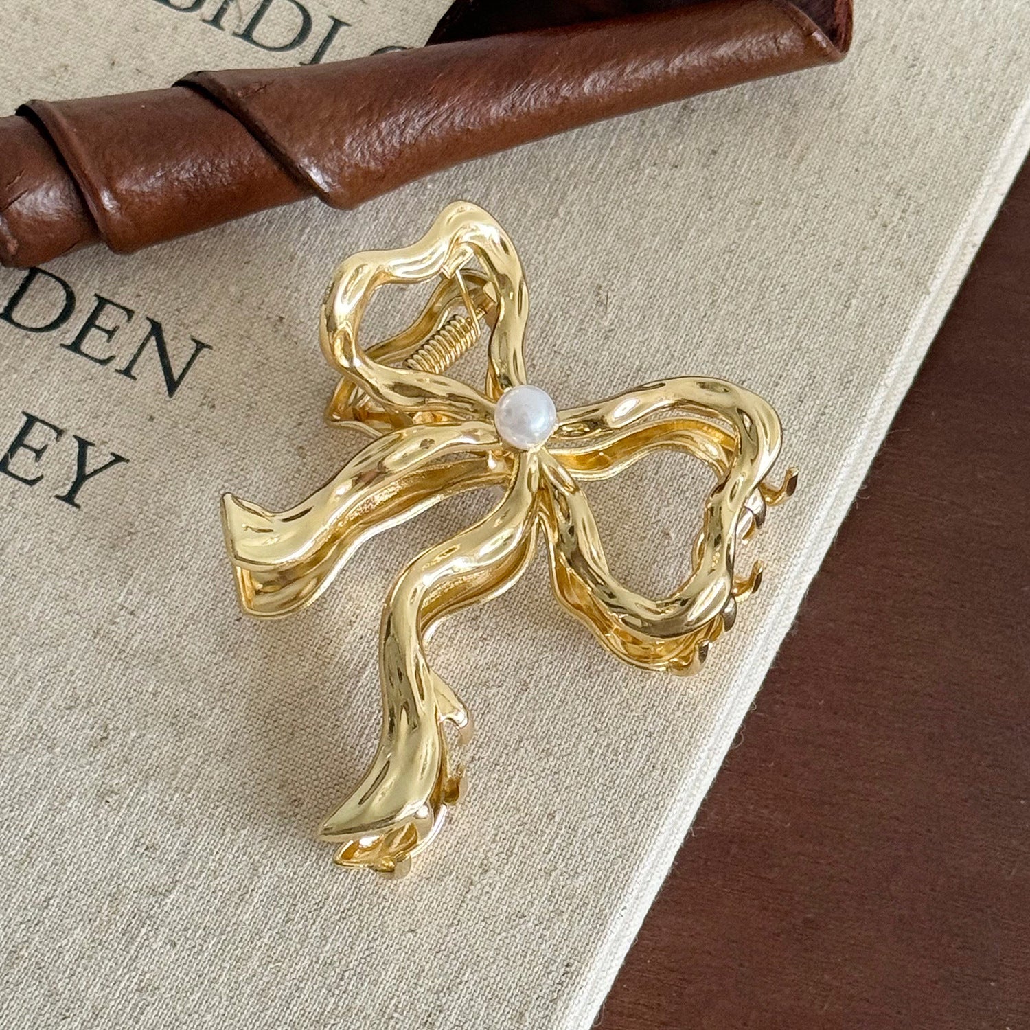 Alloy ribbon butterfly clip can grab large hair shark clip back of the head high-end metal hairpin hair accessories